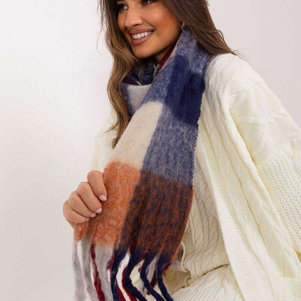 Vibrant Plaid Polyester Wrap with Tassels - Fashionable Cold Weather Essential - Très Elite