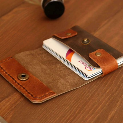 Vintage Handcrafted Leather Card Wallet - Timeless Mini Purse for Elegant Organization - Très Elite