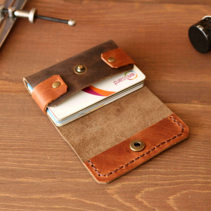 Vintage Handcrafted Leather Card Wallet - Timeless Mini Purse for Elegant Organization - Très Elite