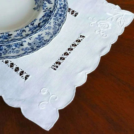 Vintage Handcrafted Linen Embroidered Table Setting with Napkin & Placemat - Très Elite