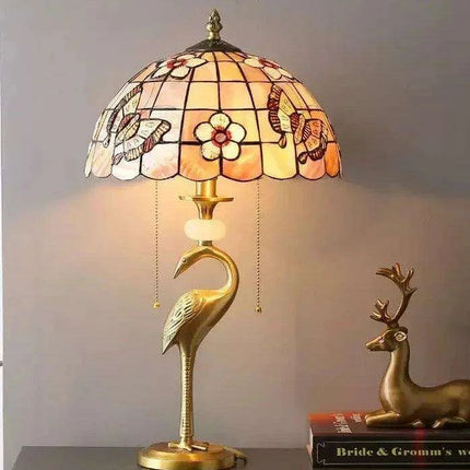 Vintage-Inspired Brass LED Table Lamp: A Timeless Lighting Masterpiece - Très Elite