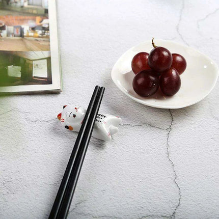 Whimsical Cat-Inspired Ceramic Chopstick Holder - Delightful Japanese Dining Accessory - Très Elite