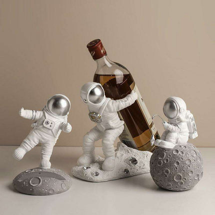 Whimsical Nordic Astronaut Resin Figurine - Unique Space-Themed Home Accent & Gift Idea - Très Elite