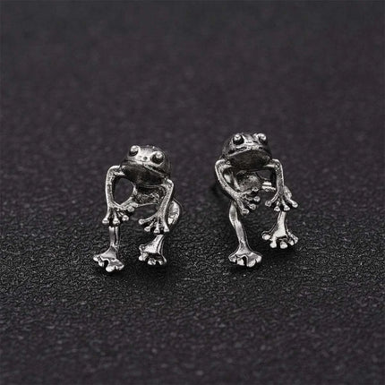 Whimsical Silver Frog Studs - Fun Gothic Punk Earrings for Distinctive Women - Très Elite