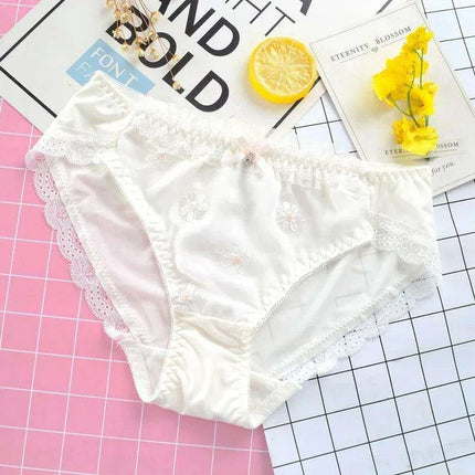 Whimsical Strawberry Ruffle Seamless Women's Underwear for Girls in Japanese Fashion - Très Elite