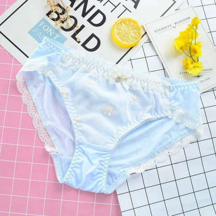 Whimsical Strawberry Ruffle Seamless Women's Underwear for Girls in Japanese Fashion - Très Elite