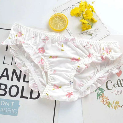 Whimsical Strawberry Ruffle Seamless Women's Underwear for Girls in Japanese Fashion - Très Elite