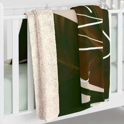 Wilderness Jungle Sherpa Fleece Blanket- Très Elite- Très Elite