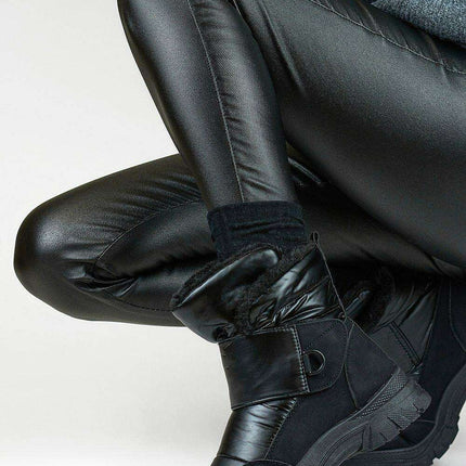 Winter Elegance: Black Vegan Leather Snow Boots with Faux Fur Lining - Très Elite