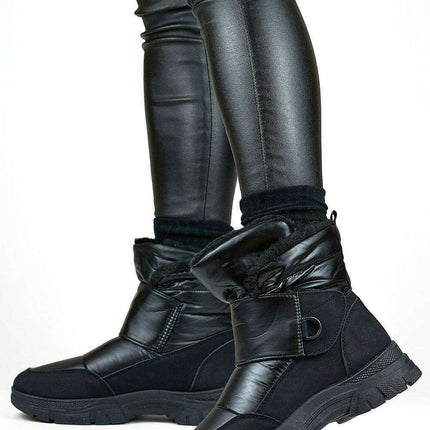 Winter Elegance: Black Vegan Leather Snow Boots with Faux Fur Lining - Très Elite