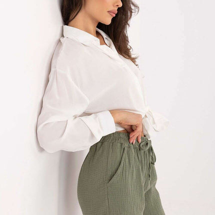 Women Shorts Model 216112 Lightweight Cotton Muslin Casual - Très Elite