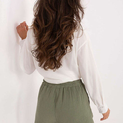 Women Shorts Model 216112 Lightweight Cotton Muslin Casual - Très Elite