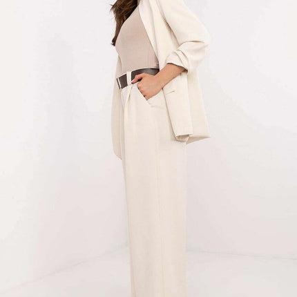 Women Trousers Model 206344 Culotte Silhouette Elegant Fit - Très Elite