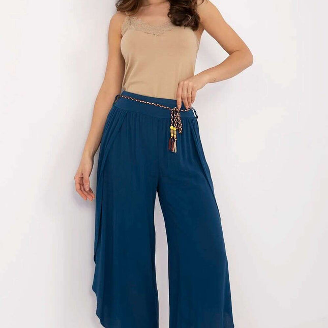 Women trousers model 210669