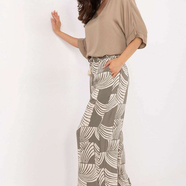 Women trousers model 215119