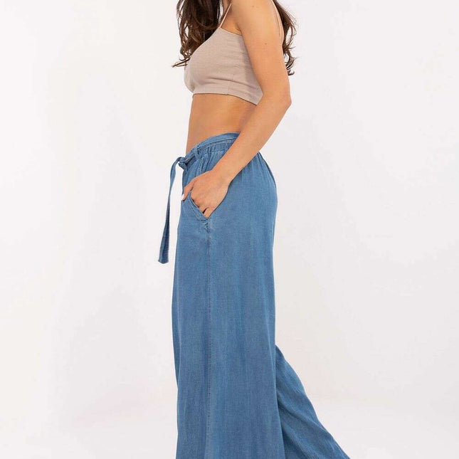 Women trousers model 215776