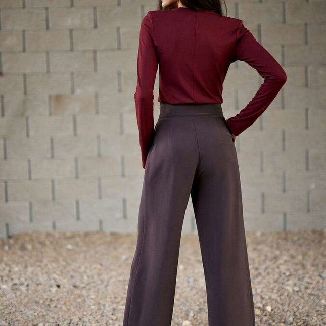 Women trousers model 216487