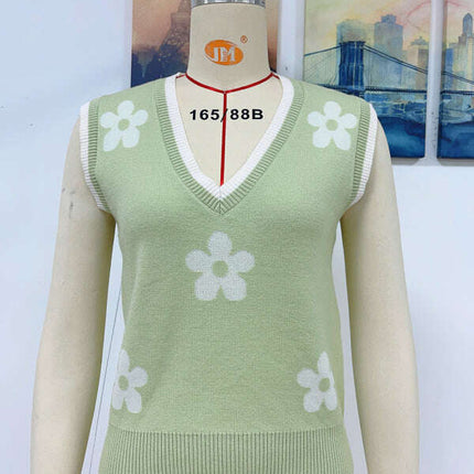Women's Contrasting Color Jacquard V-Neck Sleeveless Knit Tank Top - Très Elite