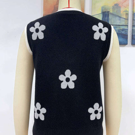 Women's Contrasting Color Jacquard V-Neck Sleeveless Knit Tank Top - Très Elite