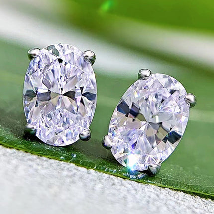 Women's Elegant Zircon Silver Stud Earrings - Très Elite