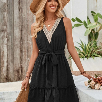 Women's solid color V-neck sleeveless lace waist dress - Très Elite