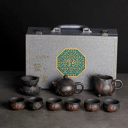 Yunnan Handcrafted Purple Pottery Tea Ceremony Set: Gaiwan Teapot and Cups for Elegant Brewing - Très Elite
