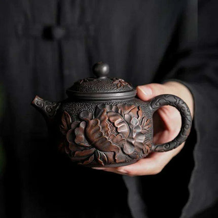 Yunnan Handcrafted Purple Pottery Tea Ceremony Set: Gaiwan Teapot and Cups for Elegant Brewing - Très Elite