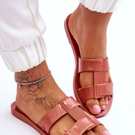 ZAXY Sustainable Bubble Gum Scented Flip-Flops - Model 178355 - Très Elite