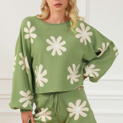 Elegant Floral Two-Piece Set with Stylish Bubble Sleeve Sweater and Comfortable Shorts