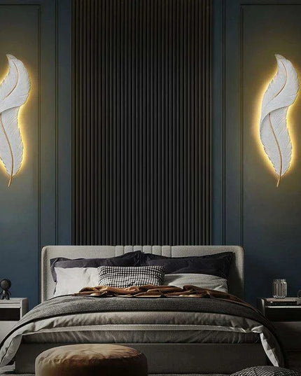 Feather-Inspired Acrylic Resin Wall Sconce - Contemporary Artistic Lighting