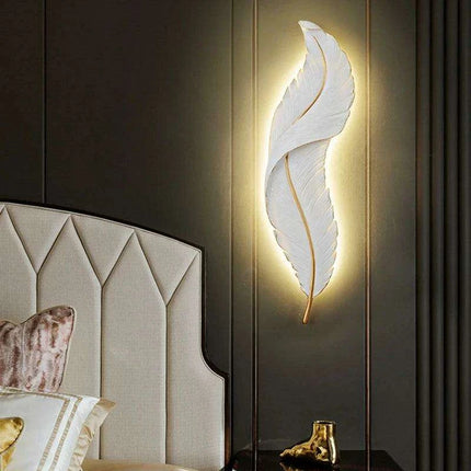 Feather-Inspired Acrylic Resin Wall Sconce - Contemporary Artistic Lighting