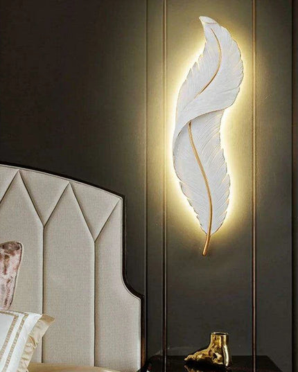 Feather-Inspired Acrylic Resin Wall Sconce - Contemporary Artistic Lighting