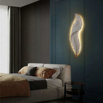 Feather-Inspired Acrylic Resin Wall Sconce - Contemporary Artistic Lighting
