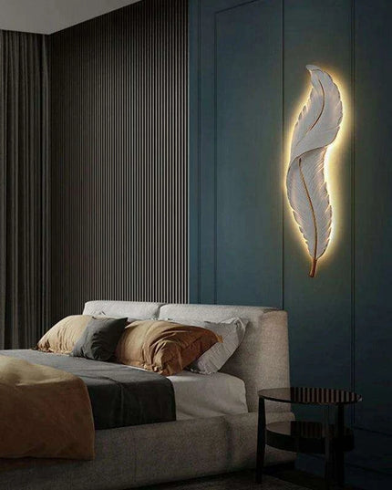 Feather-Inspired Acrylic Resin Wall Sconce - Contemporary Artistic Lighting