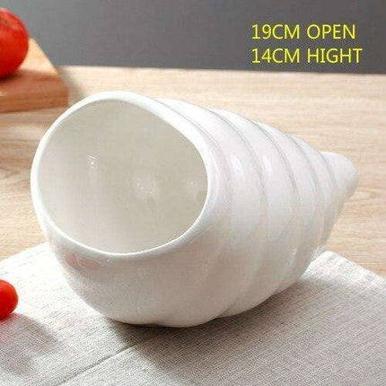 Elegant Conch-Inspired Ceramic Dinner Plate for Stylish Dining