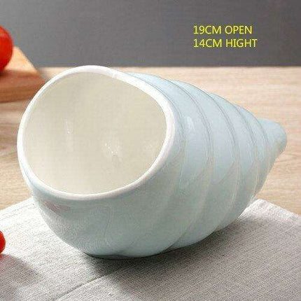 Elegant Conch-Inspired Ceramic Dinner Plate for Stylish Dining