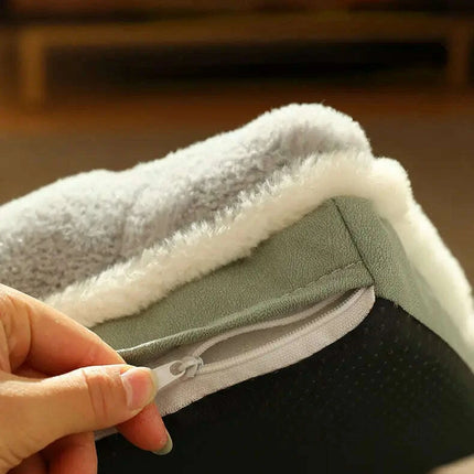 Cozy MADDEN Luxury Plaid Dog Mat for Small to Medium Dogs and Cats - Removable, Washable Fluff Bed