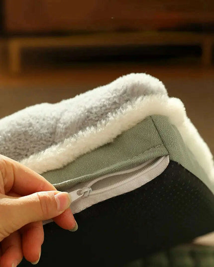 Cozy MADDEN Luxury Plaid Dog Mat for Small to Medium Dogs and Cats - Removable, Washable Fluff Bed