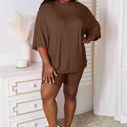 Effortless Elegance: Trendy Rayon Top and Shorts Combination for Ultimate Comfort