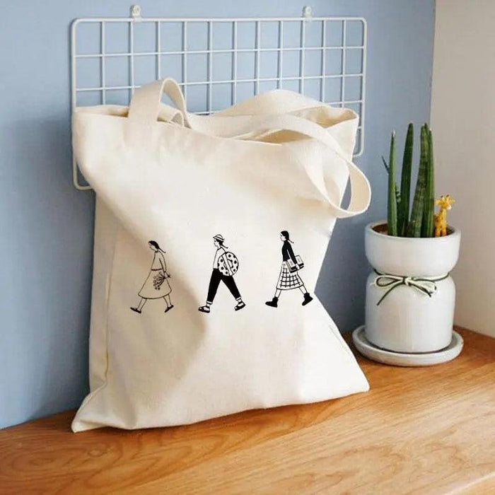 Eco-Chic Reusable Cotton Tote: Stylish Shopper Bag for Women on the Move