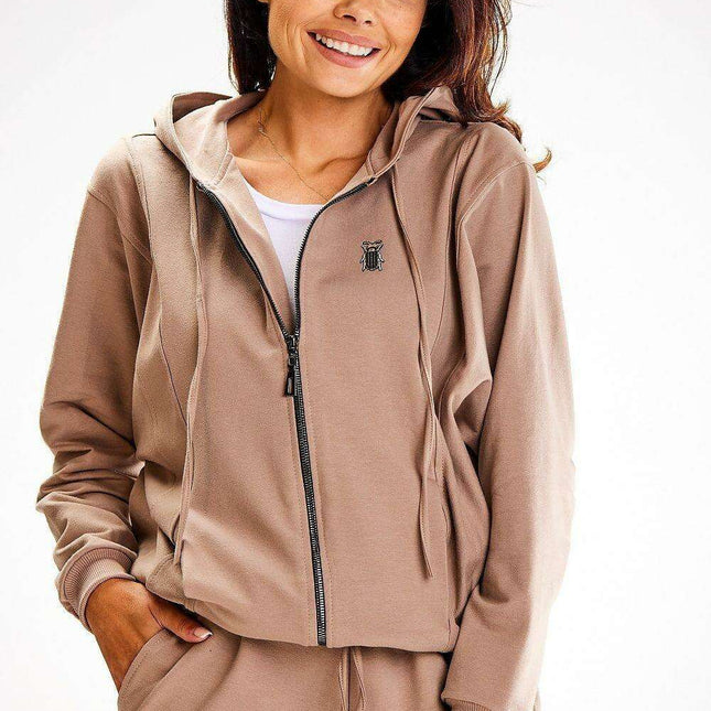 Stylish Zippered Sweatshirt with Chic Detailing and Handy Pockets