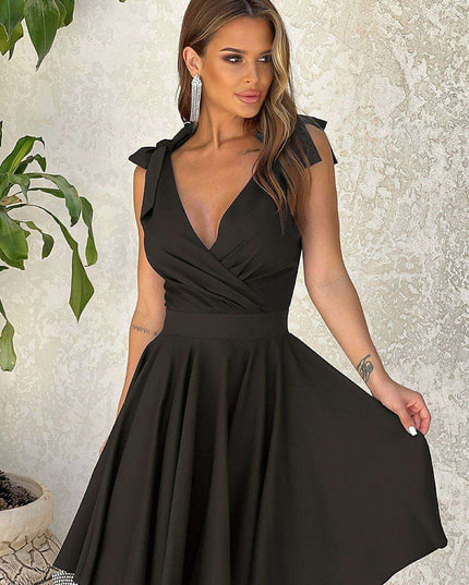 Elegant Bow-Embellished Evening Dress