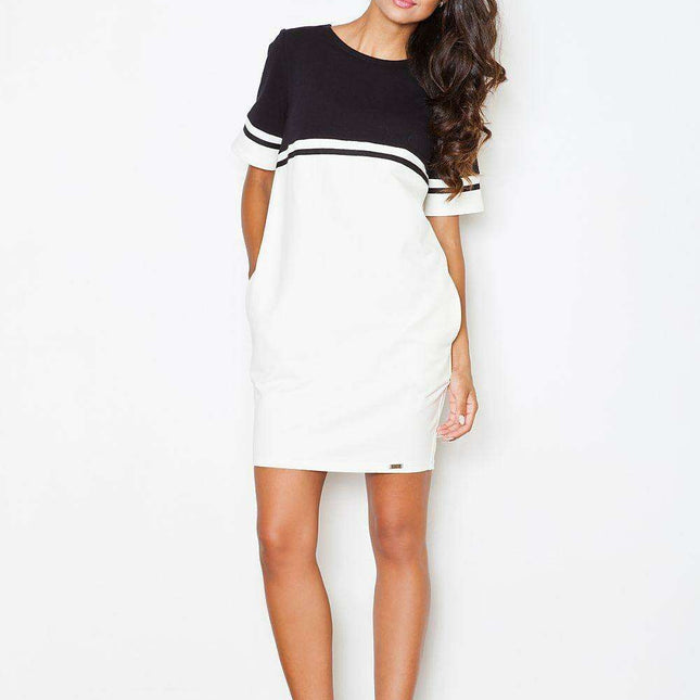 Effortlessly Stylish: Everyday Dress with Trendy Sleeves and Functional Pockets