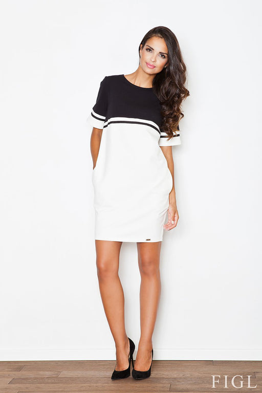 Daytime Comfort Dress with Convenient Pockets and Stylish Sleeves