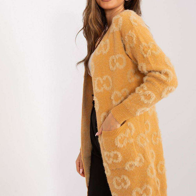 Cozy Knit Cardigan with Convenient Pockets for Every Occasion