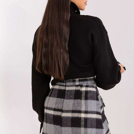 Chic Checkered Mini Skirt with Functional Pockets - Effortless Style for Any Occasion