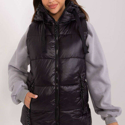 Hooded Quilted Vest - Trendy Sleeveless Insulated Jacket for Versatile Weather