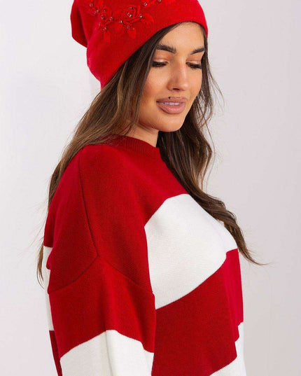 Stylish Winter Knit Beanie with Elegant Applique Detail