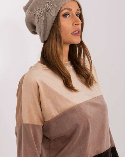 Stylish Winter Knit Beanie with Elegant Applique Detail