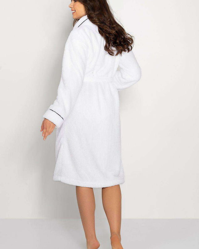 Elegant Wellsoft Bathrobe with Satin Touches